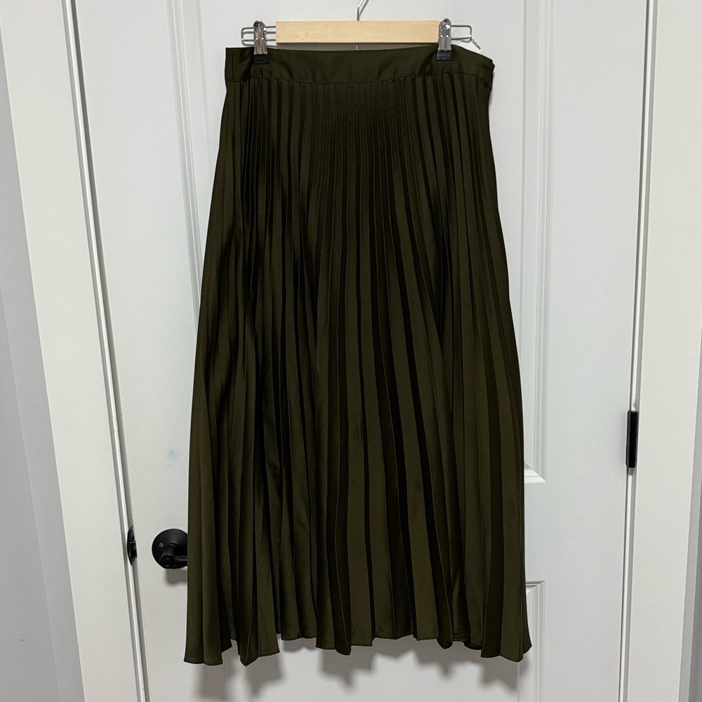 Hallhuber Olive Green Pleated Midi Skirt size EA 40